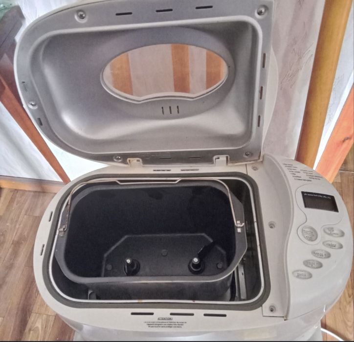 Хлебопечка сама делает тесто