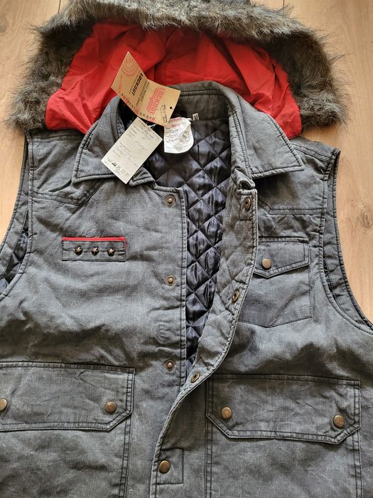 Мъжки елек с качулка