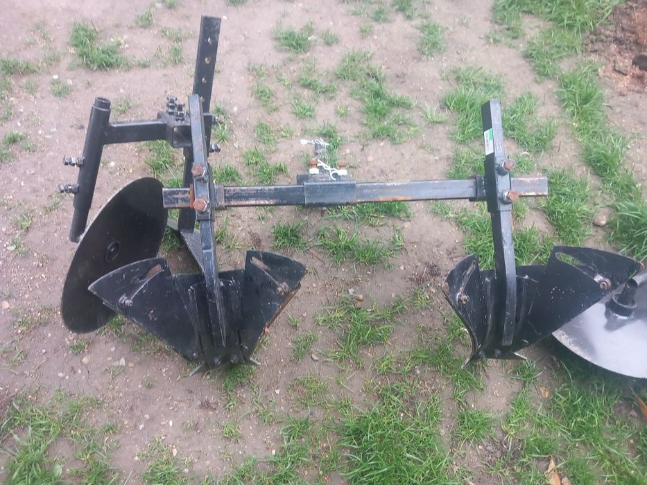 Браздир двоен с картофозагърляч