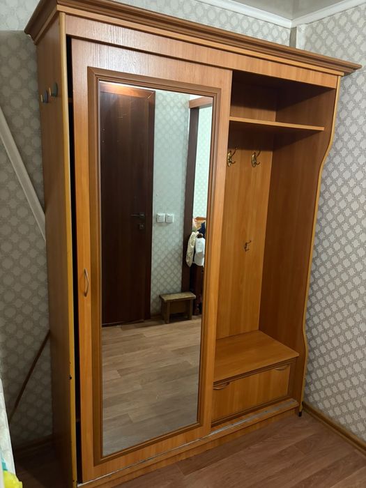 Продам шкаф прихожую