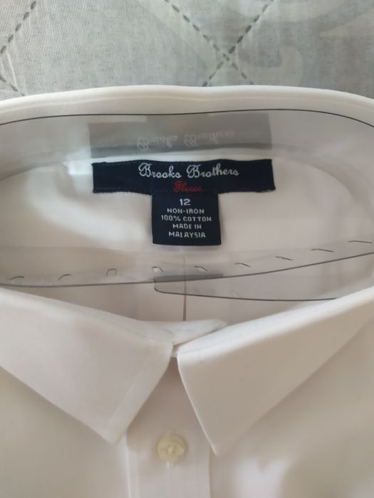 Рубашка с длинным рукавом белая (на 11-12 лет).