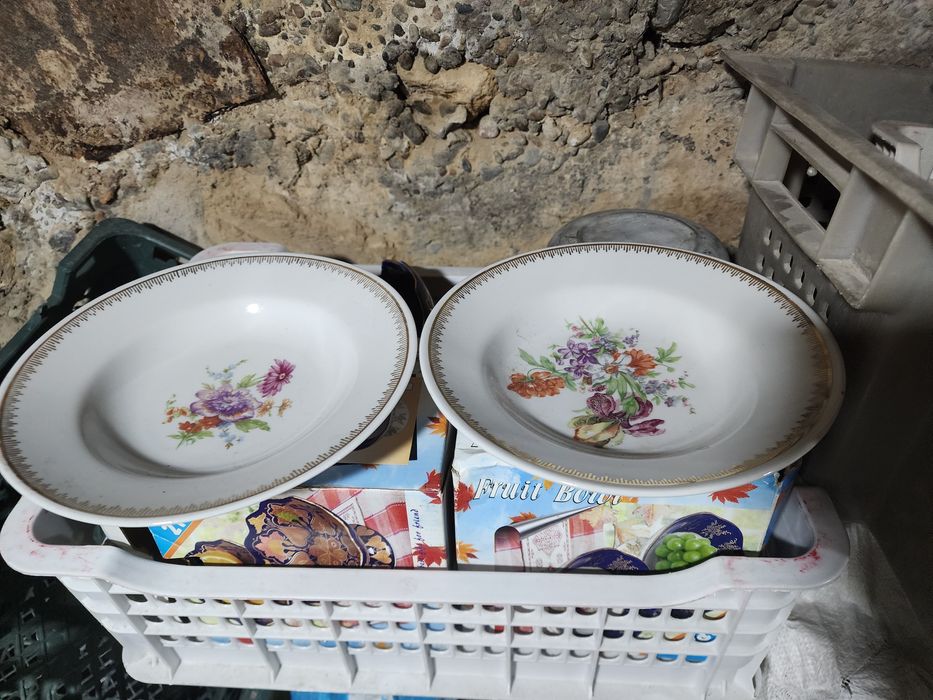 Посуда из дома . Состояние отличное.