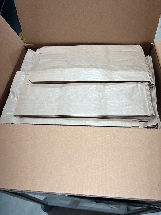 Vând pungi hârtie, se pot personaliza