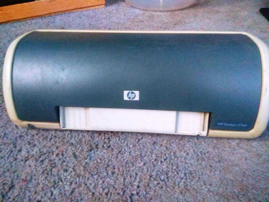 принтер HP Deskjet 3744