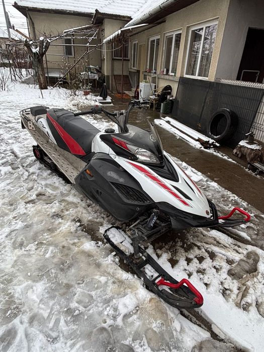 Snowmobil yamaha rx1 An 2008 ( schimb cu auto,enduro sau naked )