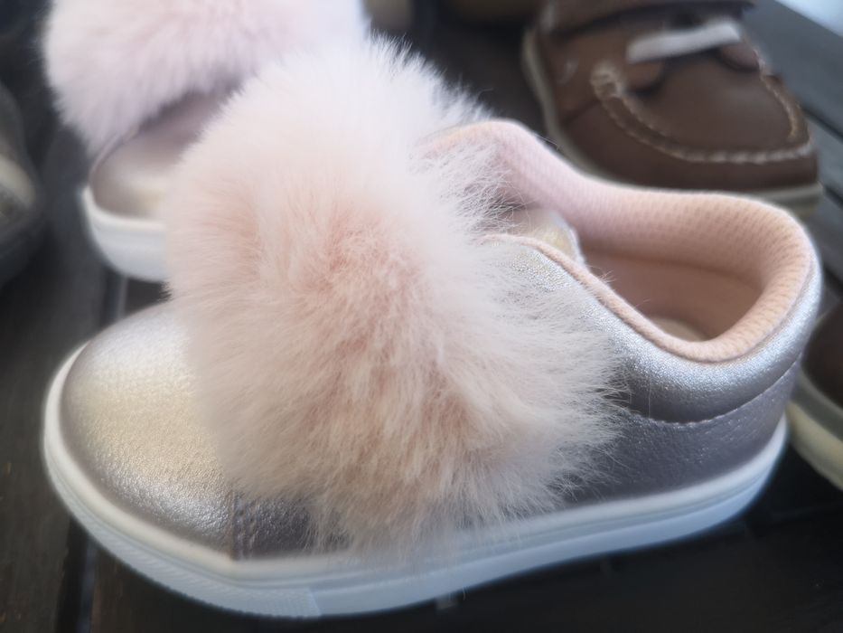 Различни детски обувки!