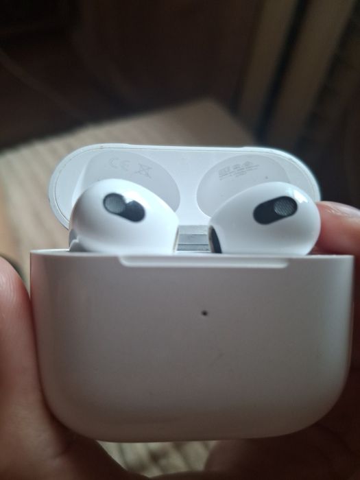 Airpods 3 новые.