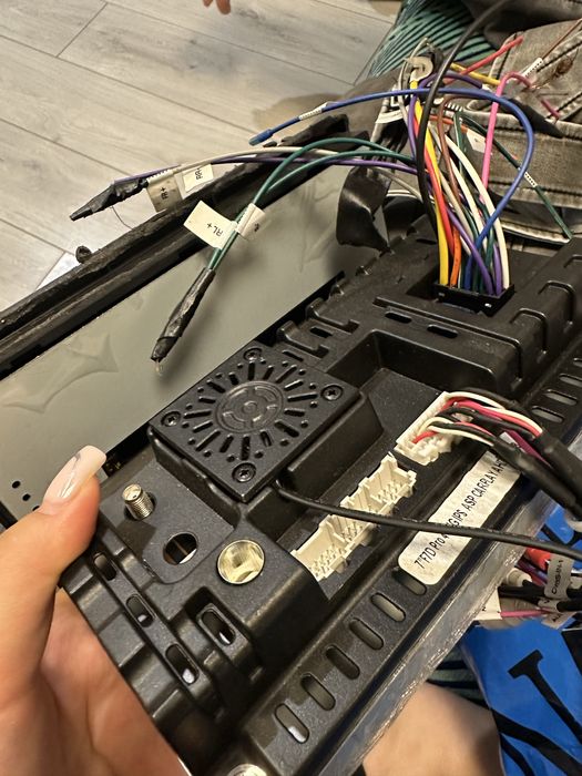 Продам Магнитол новый