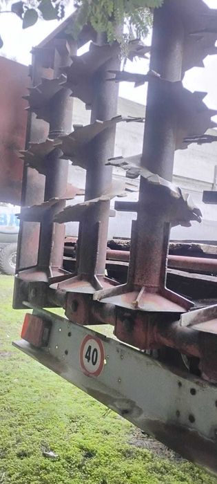 Remorcă de împrăștiat gunoi Testore SP60RM