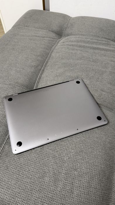 Macbook pro 13” 2017 i3