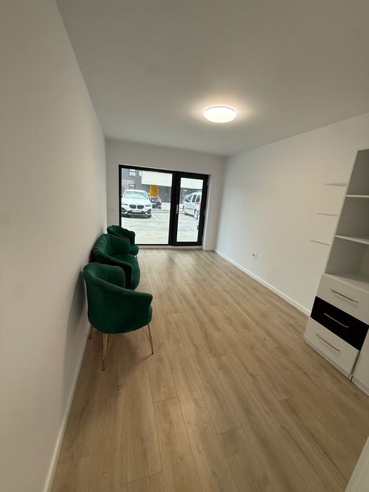 Inchiriez spatiu comercial