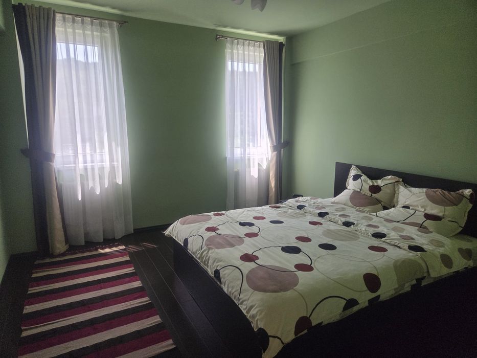 OFERTĂ!Apartament de inchiriat cu  3 camere etaj 4 ,LIFT,  pe strada munteniei terasă mare PENTHOUSE