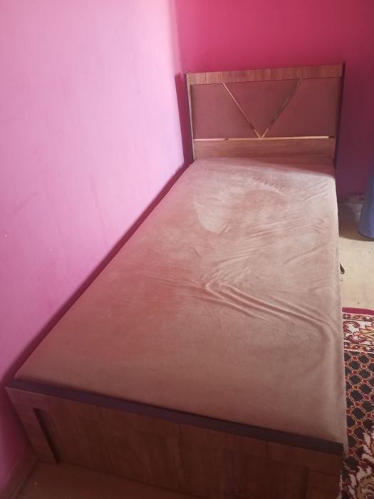 Karovat mebel yarm puliga sotb yuboriladi