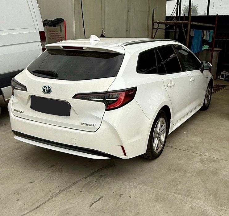Dezmembrez Toyota Corola hybrid