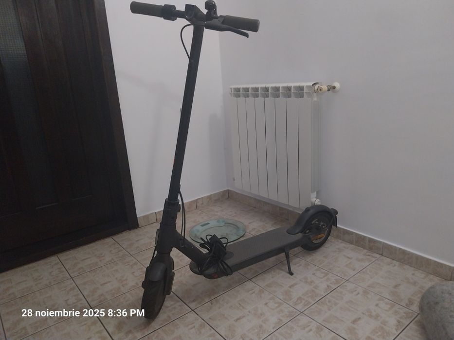 Trotineta electrica Xiaomi Mi Essential