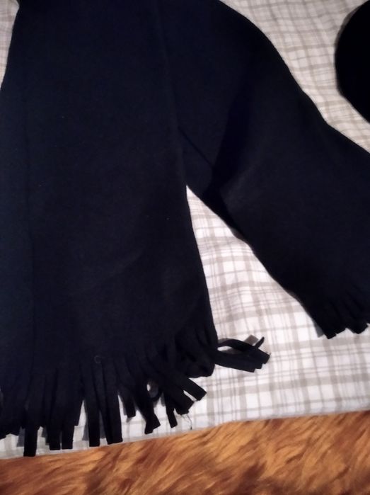 Нови Мъжки шал и барета само за 8лв.