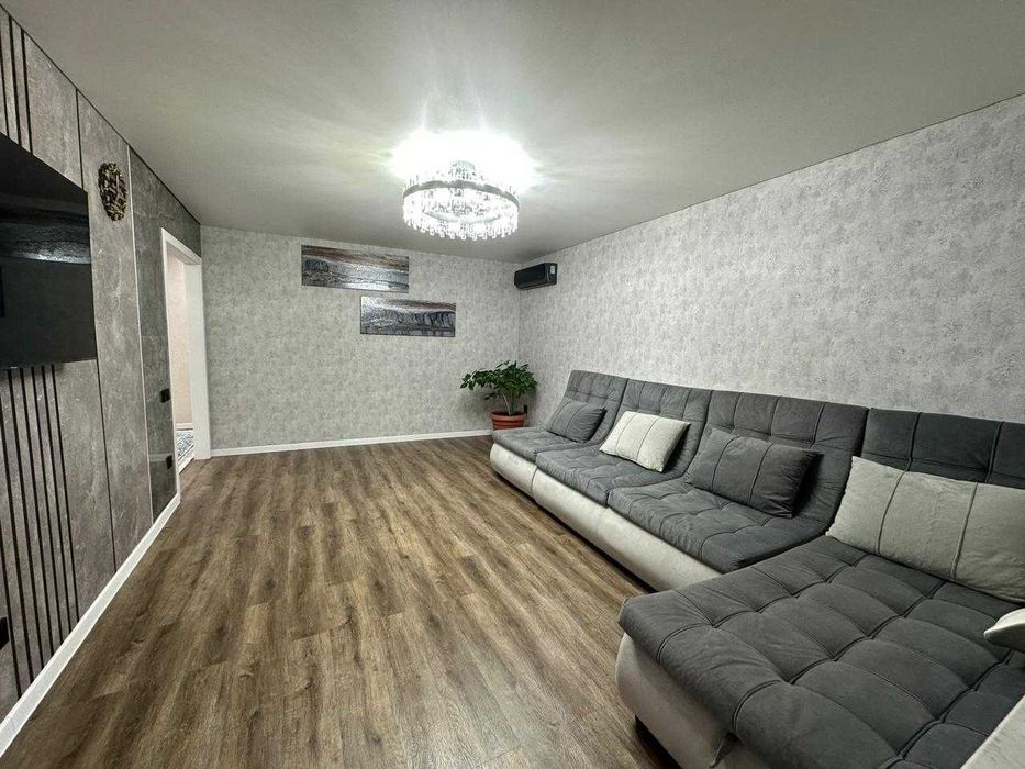 Продам 4 ком по Бородина