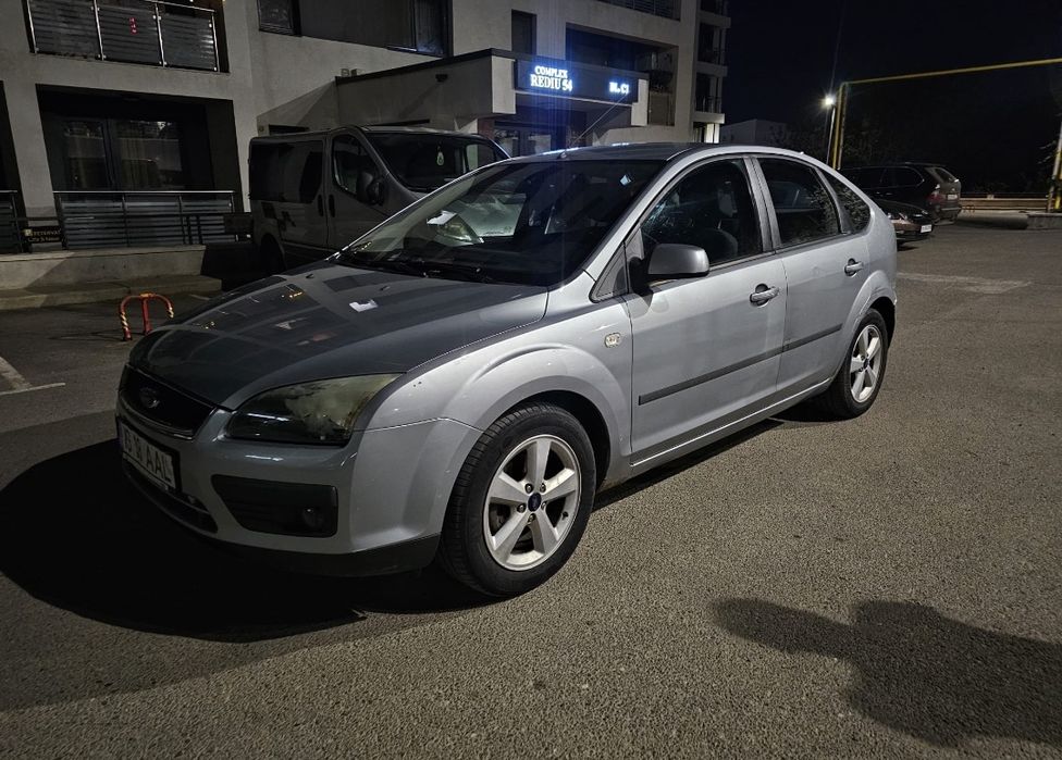 Vând Ford focus 2