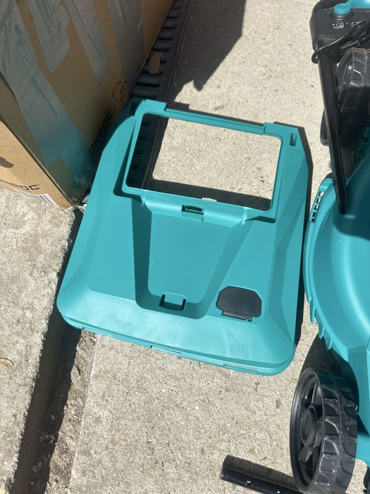 Masina de tuns gazon 1300W - 32cm latime taiere cu cos pt iarba 30L