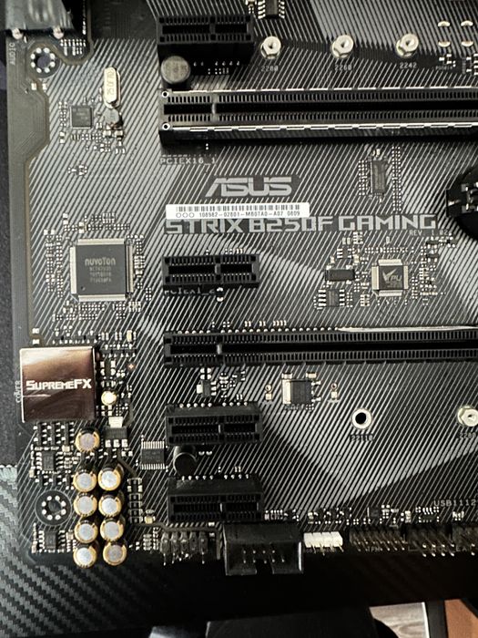 Asua ROG STRIXS B250-F Gaming + intel i5 7500