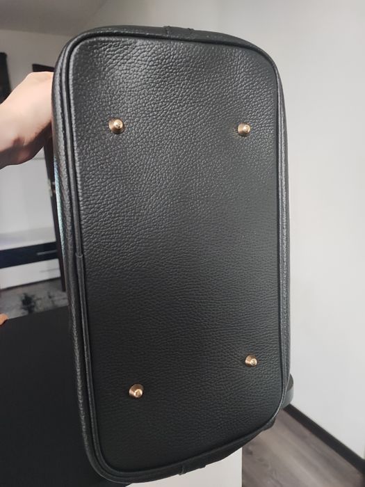 Geanta piele de culoare negru