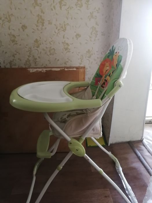 Продам детский стол для кормления