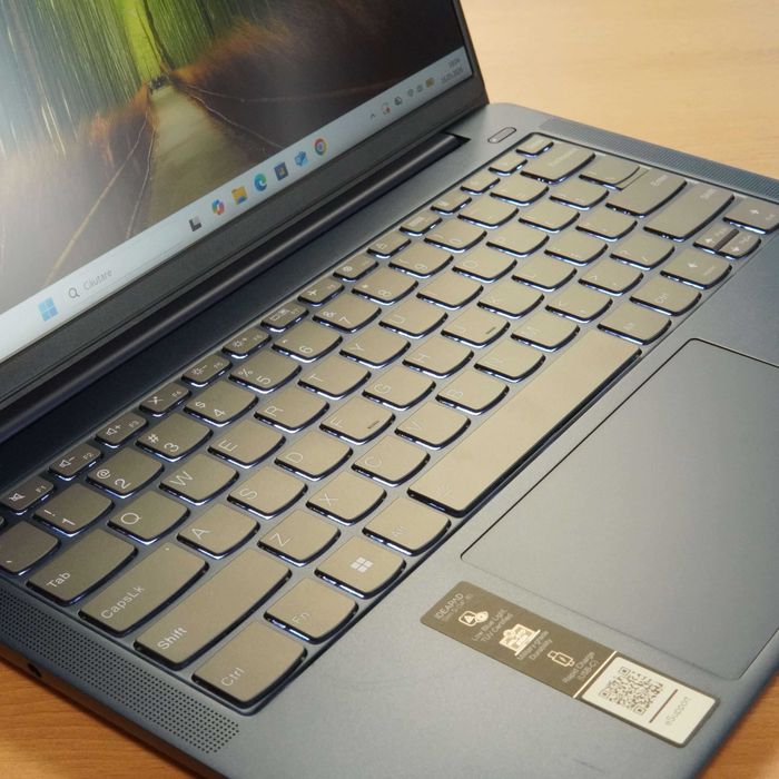 Lenovo IdeaPad Slim 5i 14IAH8, 14 inch, i5--12450H, 16 GB RAM DDR4, 1 TB SSD WUXGA 1920x1200, Windows 11