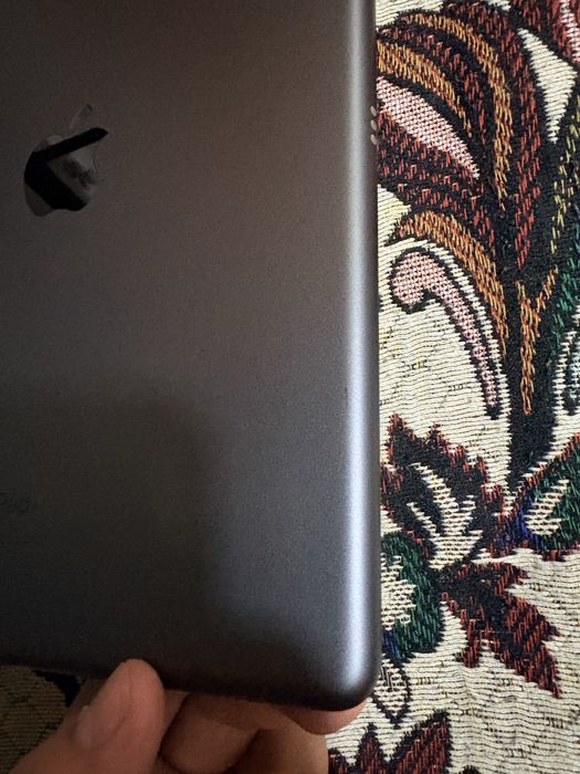 Продам IPAD 9 срочно