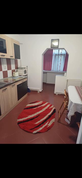 Inchiriez apartament 2 camere decomandat