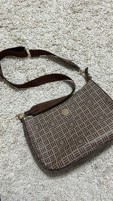 Продам сумку Anne Klein