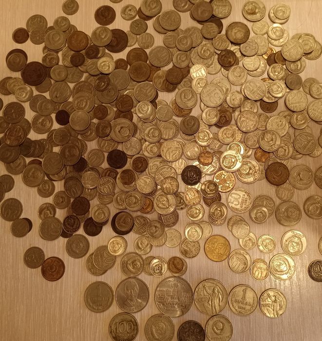 Монеты продаю разные, разных времён