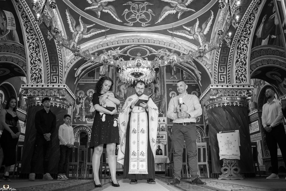 Fotograf botez, majorat, zi de nastere copii , portret