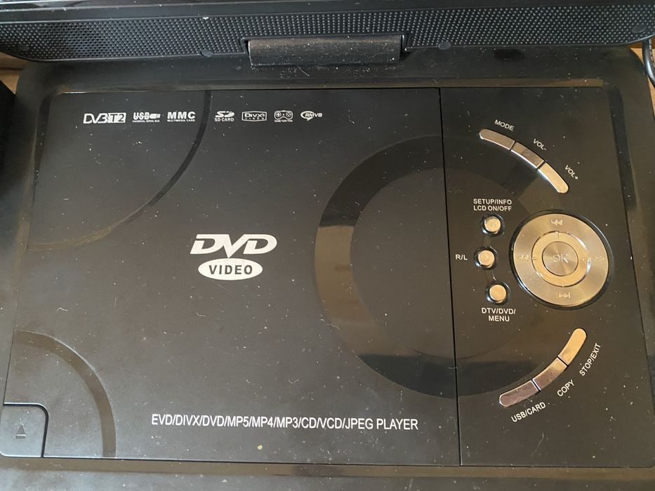 Двд плеер . С экраном . Колонки