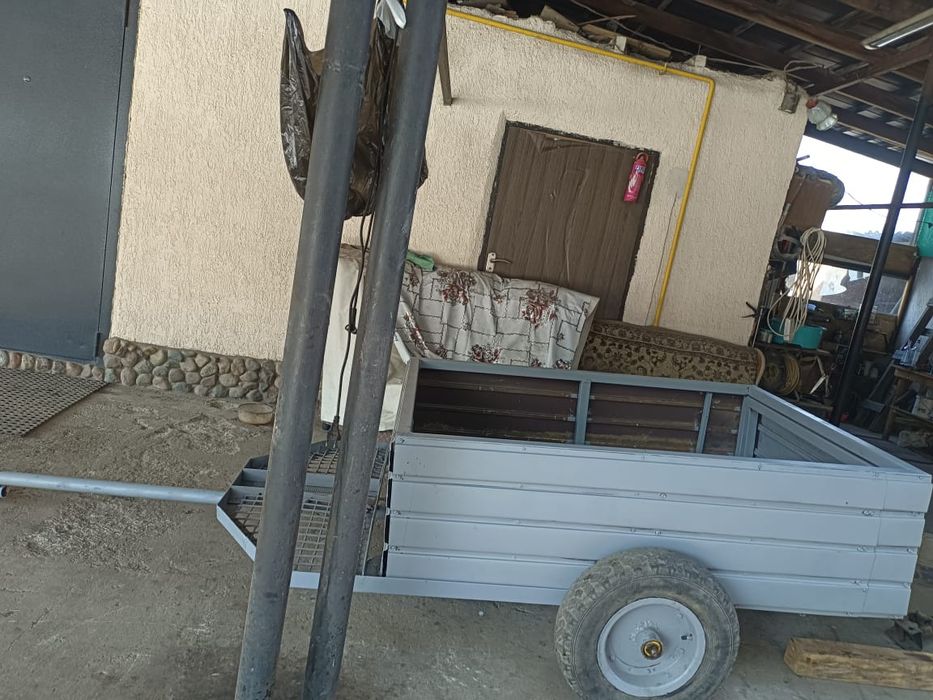 Продам прицеп новый