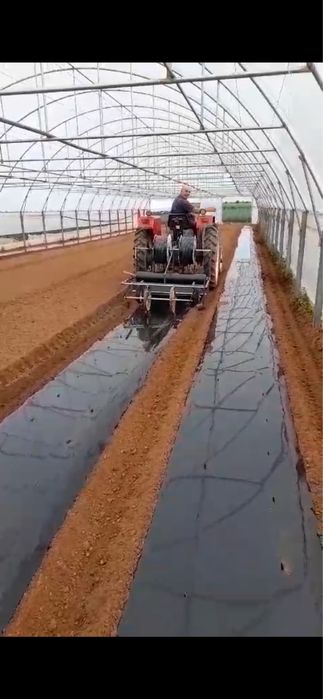 Mașină întins folie,picurare și marcator plantare