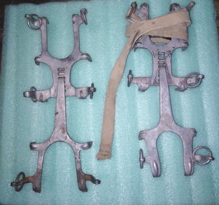 Скалолазные "кошки".