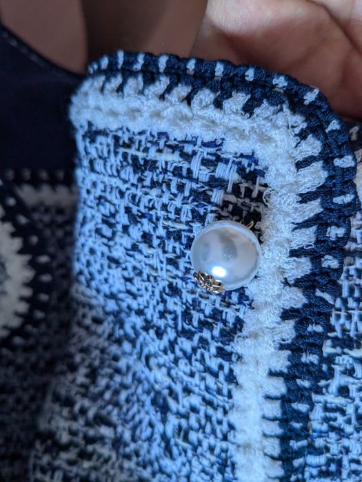 Продам женский костюм