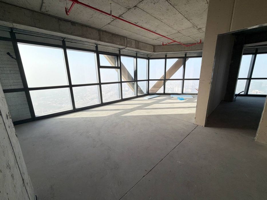 Прадается 2 комнатная угловая кавартира  40 вом этаже ЖК Piramit Tower