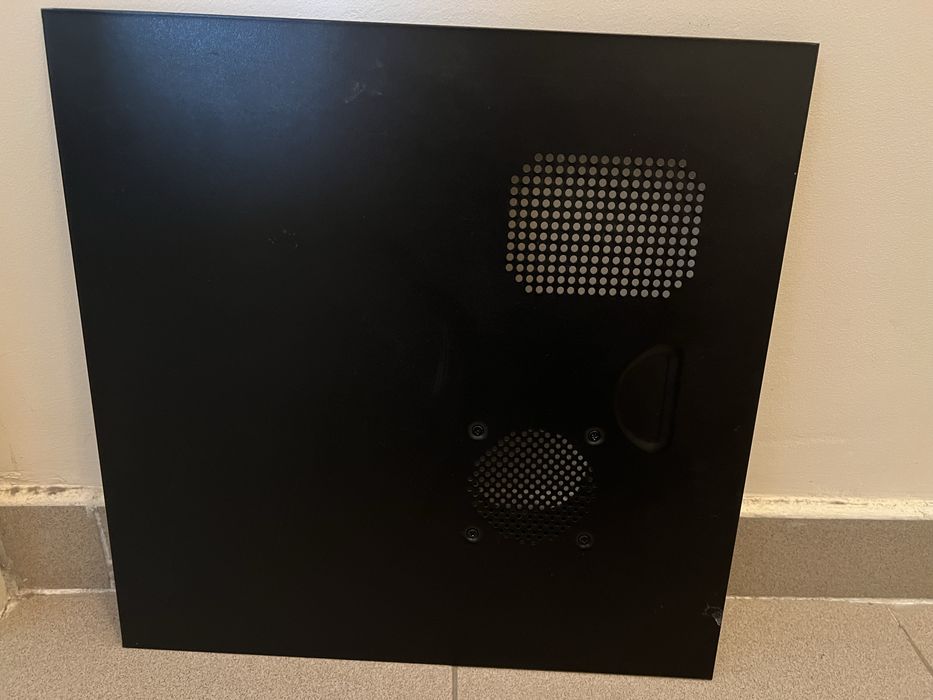 Кутия за компютър Asus + захранване 650w Thermaltake