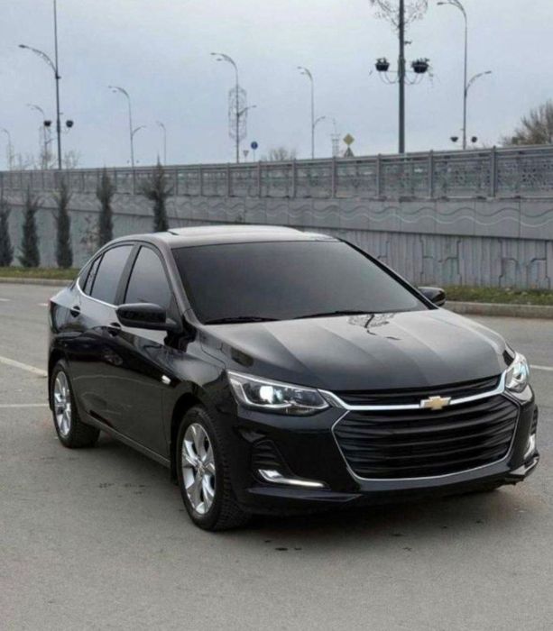 Onix primer + qora lyukli