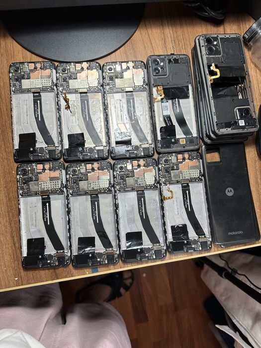 Motorola G32 display uri bune