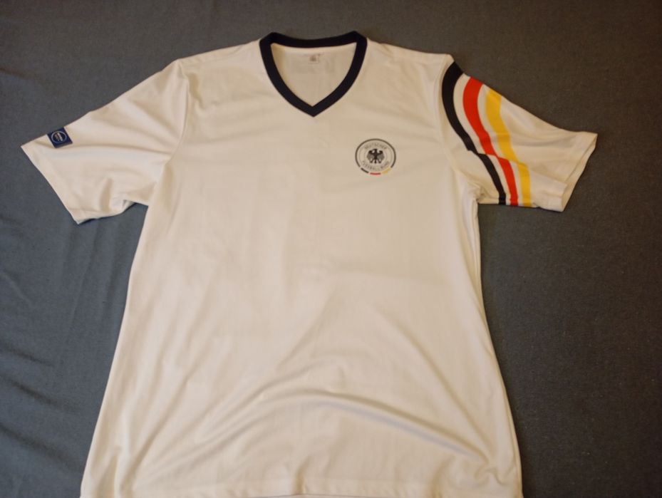 Футболни тениски