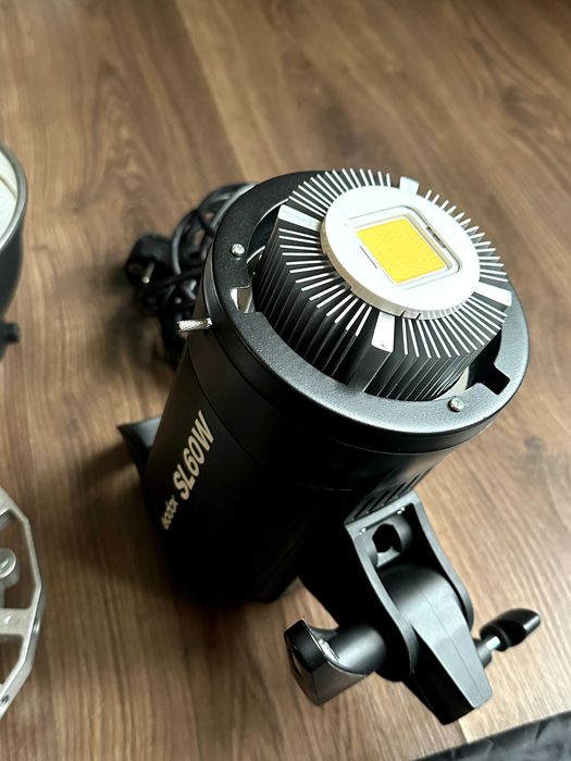 К-т студийно LED осветление Godox SL-60W + Статив Visico + Софтбокс Dynaphos (Като нов)