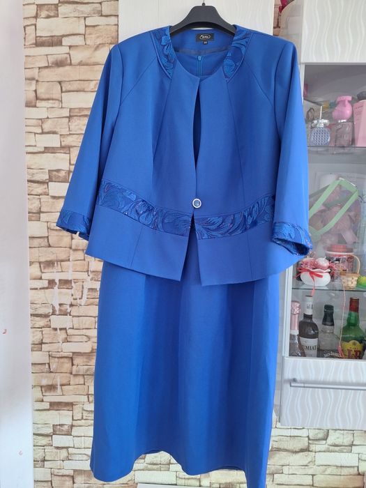 Vând rochie eleganta cu sacou