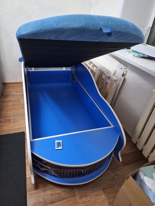 Продам кровать машинка