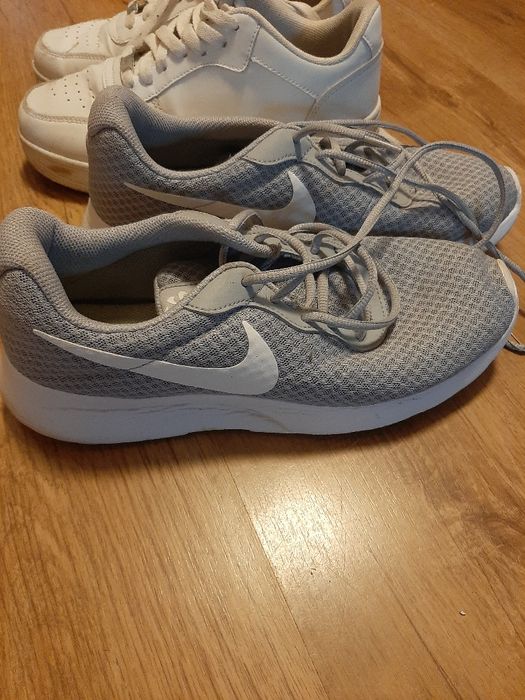 Vând adidași Nike 41