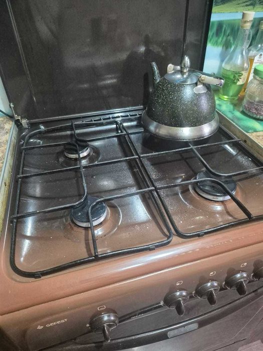 продам газовую плиту