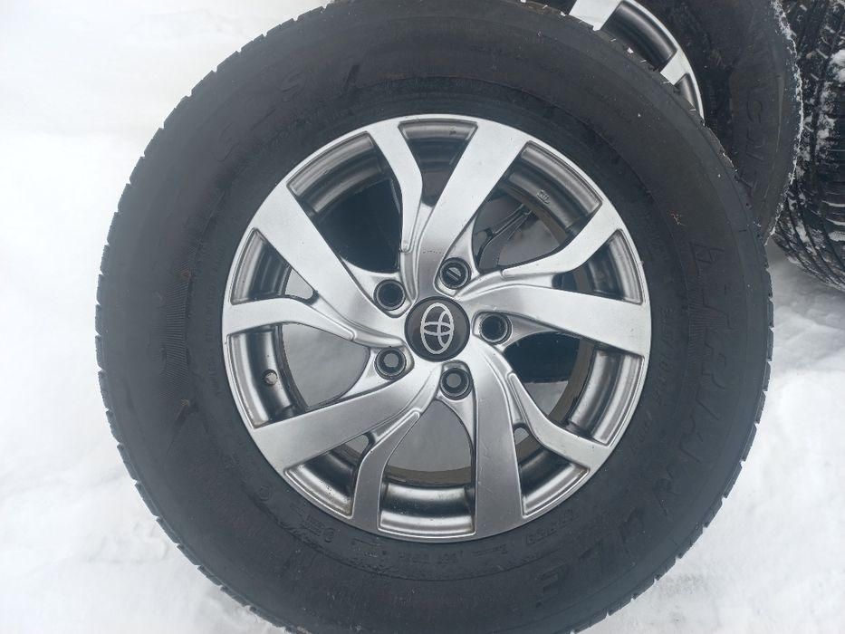 Продам  резину  с дисками.