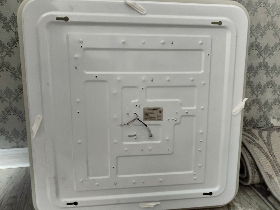 Потолочный светильник