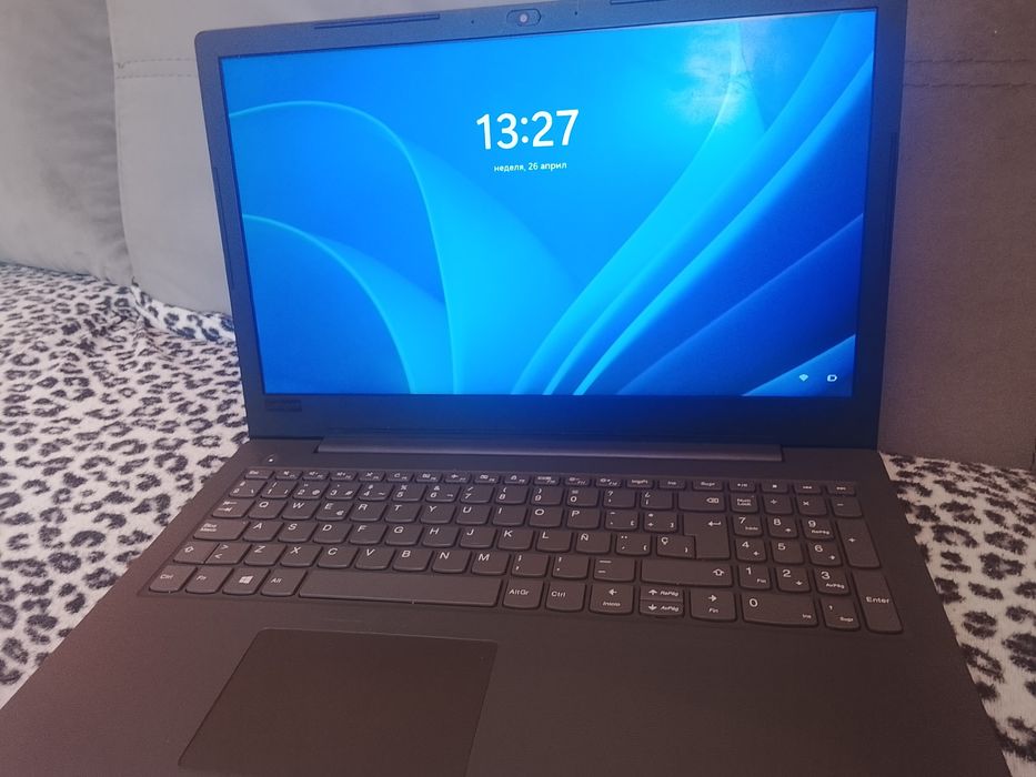 Продавам Лаптоп Lenovo
